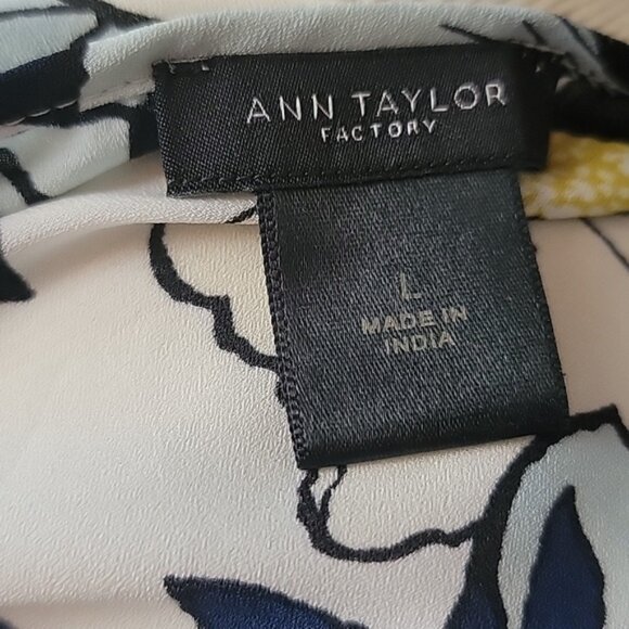 ANN TAYLOR FACTORY Blue Floral Pleated Keyhole Cap Sleeve Shell Office Top L - Picture 5 of 8